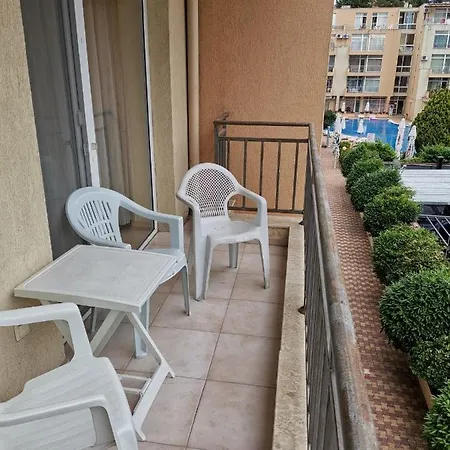 Kamelia Garden דירה