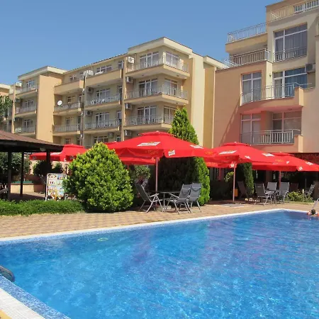 Kamelia Garden דירה